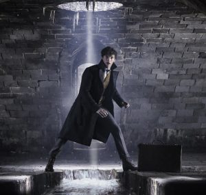 FANTASTIC BEASTS: THE CRIMES OF GRINDELWALD Copyright: © 2017 WARNER BROS. ENTERTAINMENT INC. Photo Credit: Jaap Buitendijk Caption: EDDIE REDMAYNE as Newt Scamander in Warner Bros. Pictures' fantasy adventure "FANTASTIC BEASTS: THE CRIMES OF GRINDELWALD," a Warner Bros. Pictures release.